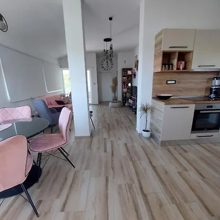 Apartmán Mia 2 *