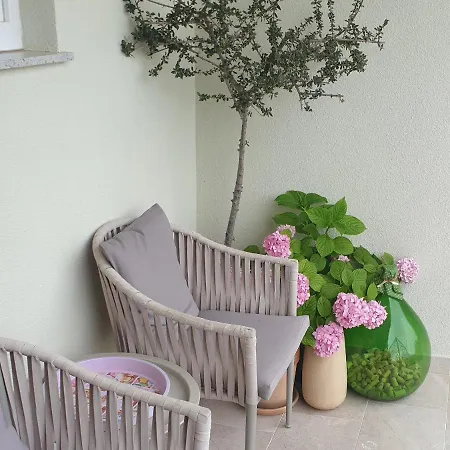 Mia 2 Apartman Banjol