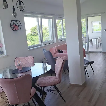 Apartman Mia 2 *