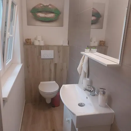 Mia 2 Apartman Banjol